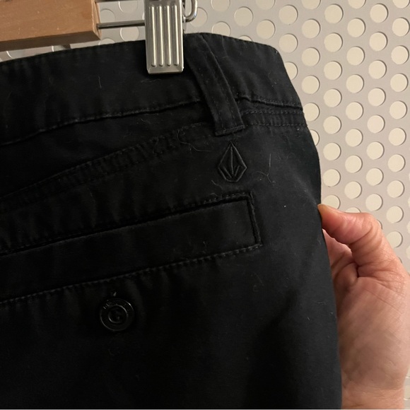 Volcom Frochickie 5” Shorts Lower Rise Size Medium Australian 12 Classic Black - Picture 4 of 14